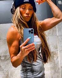 🔥 BEST SELLER: Kiana's 4-Week Team Dumbbell Program! (High-Protein Fuel Meal Plan Included)