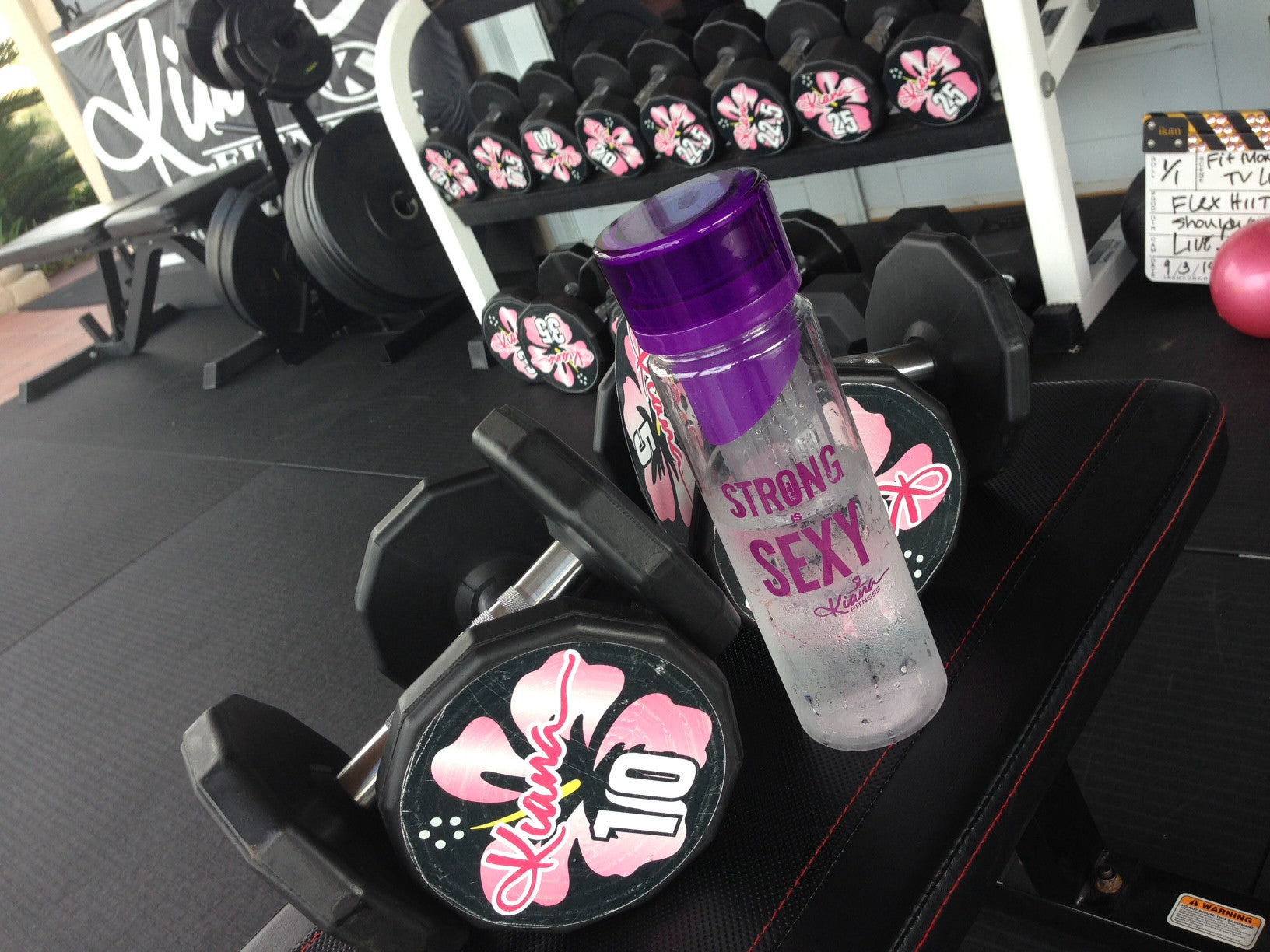 Detox Infusion Water Bottle: Strong is SEXY - Kiana Fitness Shop - 11